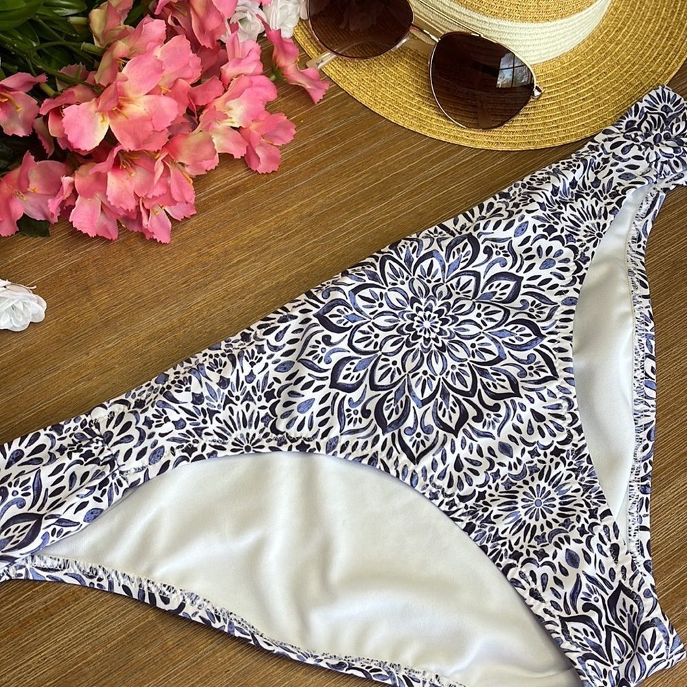 Jessica Simpson Printed Hipster Bikini Bottom Blue and White Size X-Large